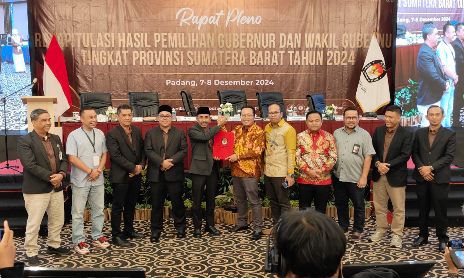 Rapat Pleno Rekapitulasi Hasil Pemilihan Gubernur dan Wakil Gubernur Tingkat Provinsi Sumatera Barat Tahun 2024. (Minggu, 8/12).